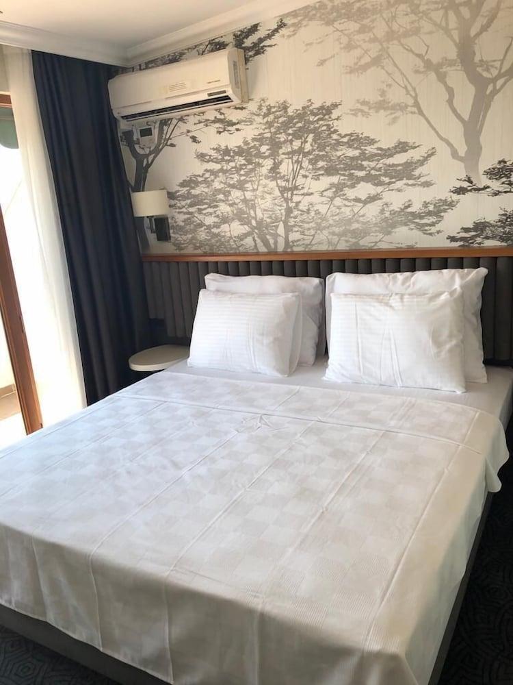 קוג'לי Double Royal Hotel מראה חיצוני תמונה