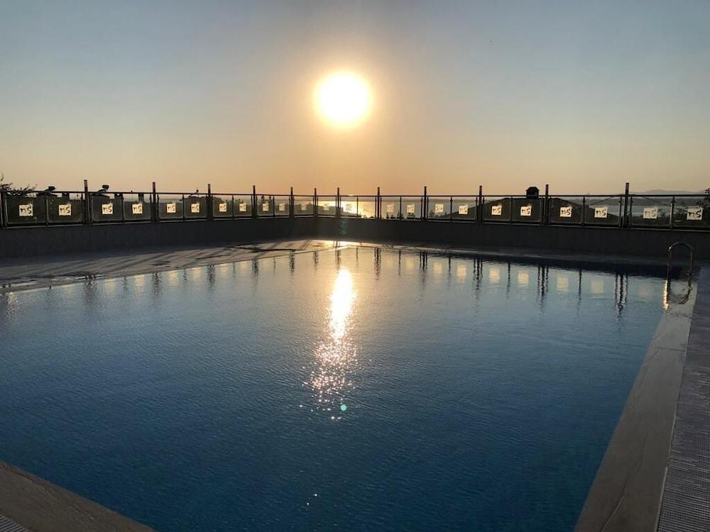 קוג'לי Double Royal Hotel מראה חיצוני תמונה