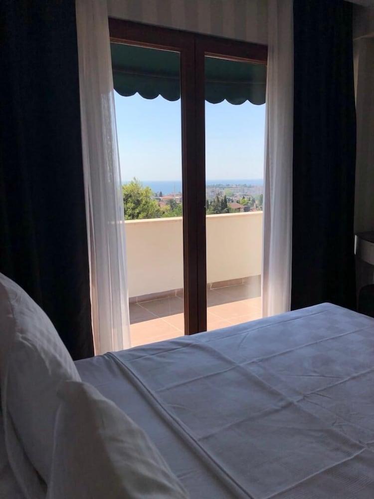 קוג'לי Double Royal Hotel מראה חיצוני תמונה
